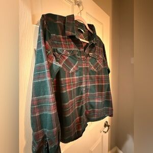 Columbia Red and Green Plaid Corduroy  Shirt. Size XL. So festive and comfy 😍